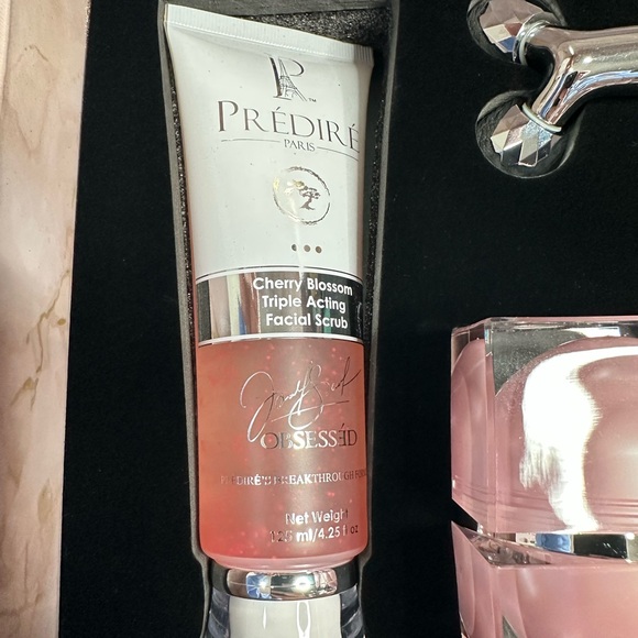 Cherry Blossom Anti Wrinkle Skin Care Collection - Picture 12 of 13